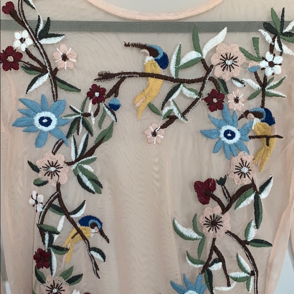 ⭐️SOLD⭐️Sheer Embroidered Top - Picture 4 of 4